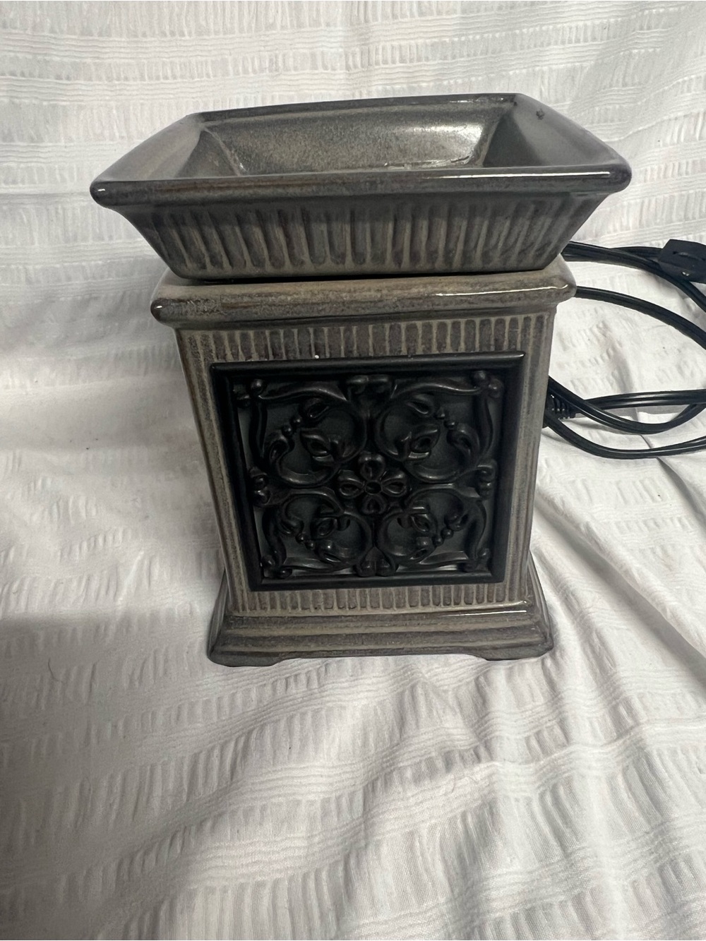 Scentsy Gray Ceramic Electric Wax Warmer “Jane”